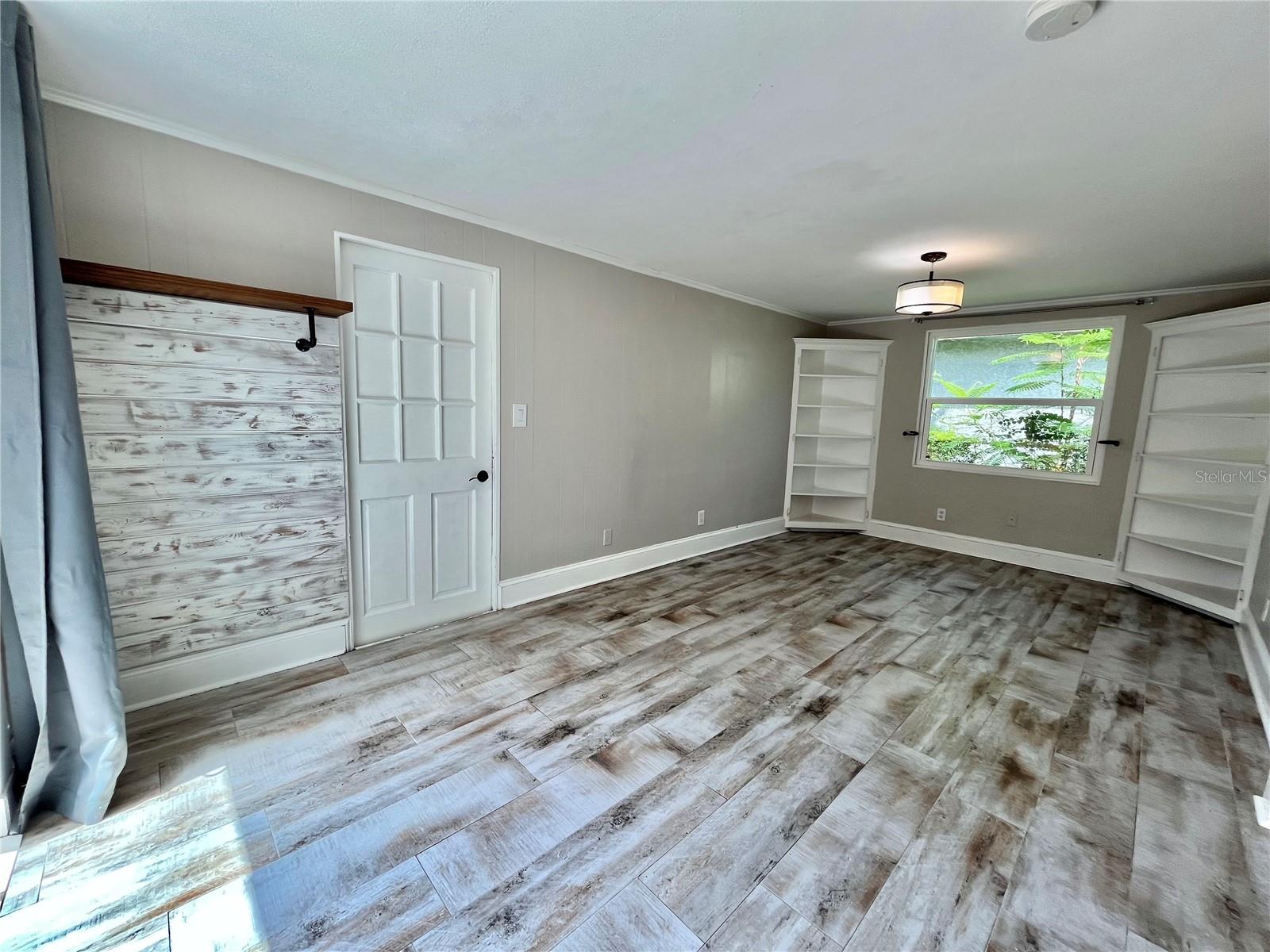 Image 9 of 21 For 801 40th Avenue Ne