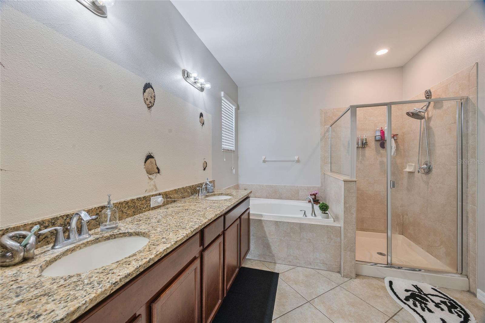 Image 12 of 29 For 13801 Newport Shores Drive