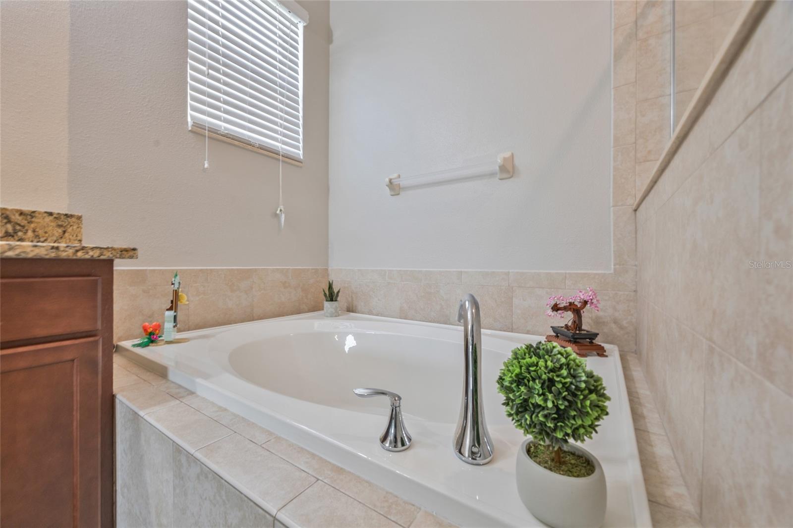 Image 13 of 29 For 13801 Newport Shores Drive