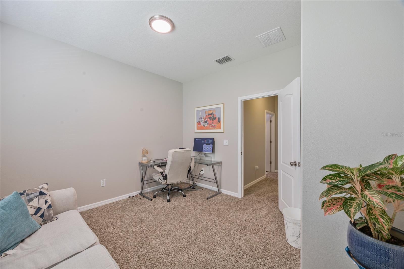 Image 19 of 29 For 13801 Newport Shores Drive