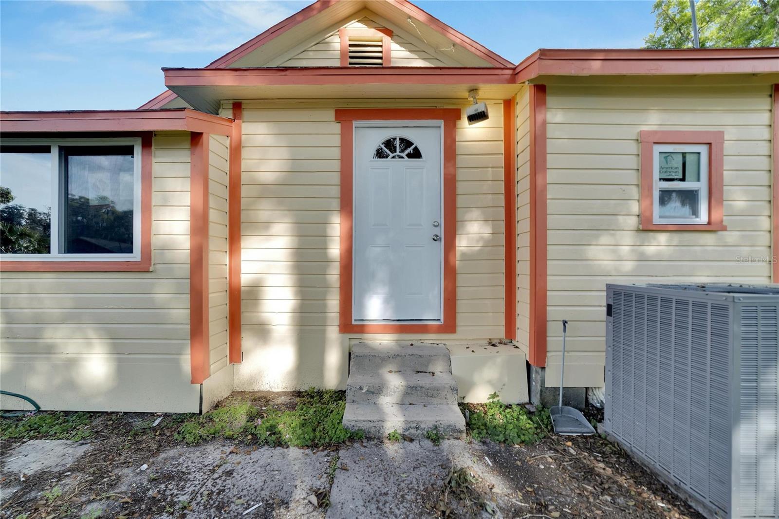Listing photo id 15 for 5431 18th Street