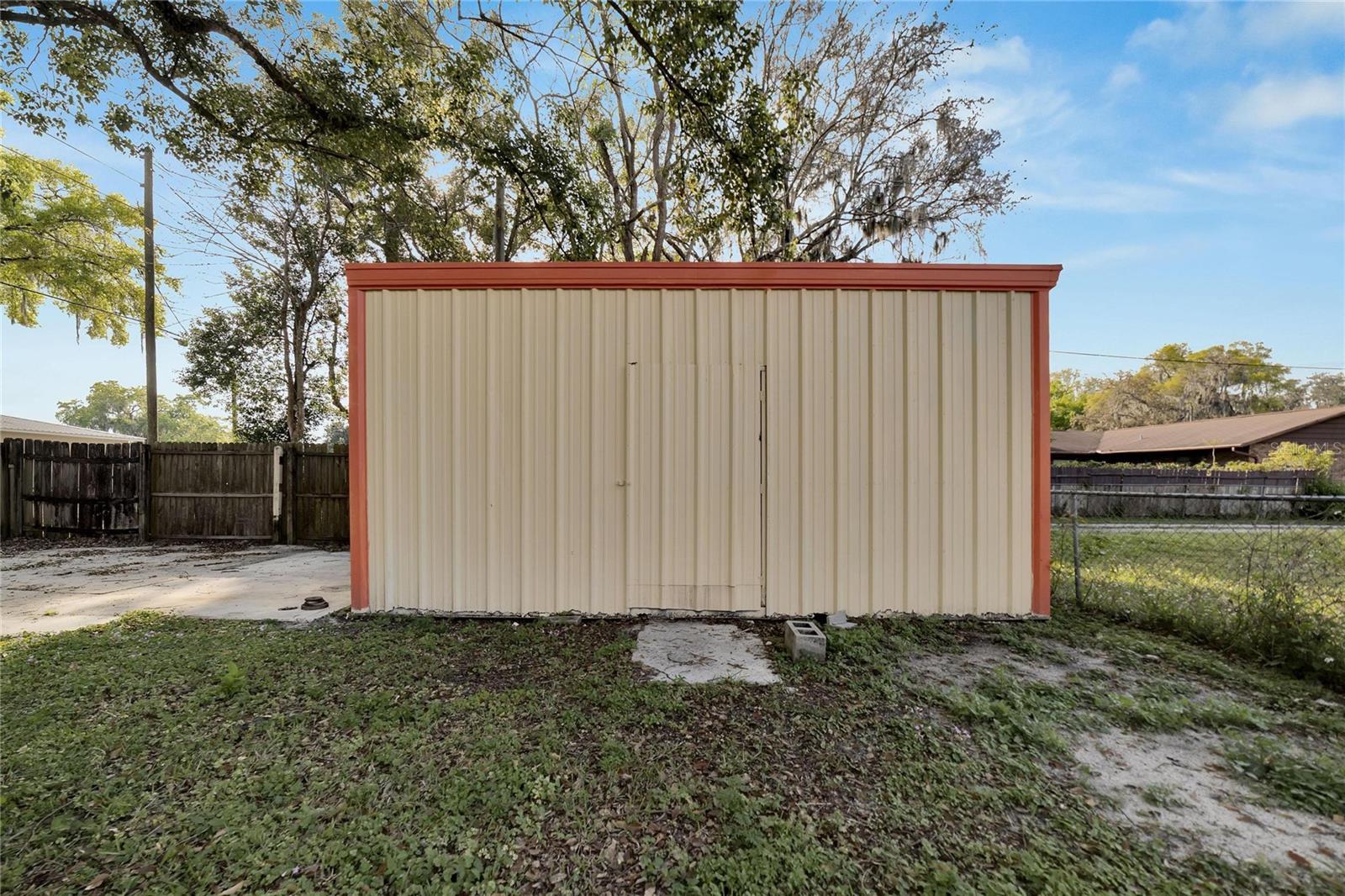 Listing photo id 17 for 5431 18th Street