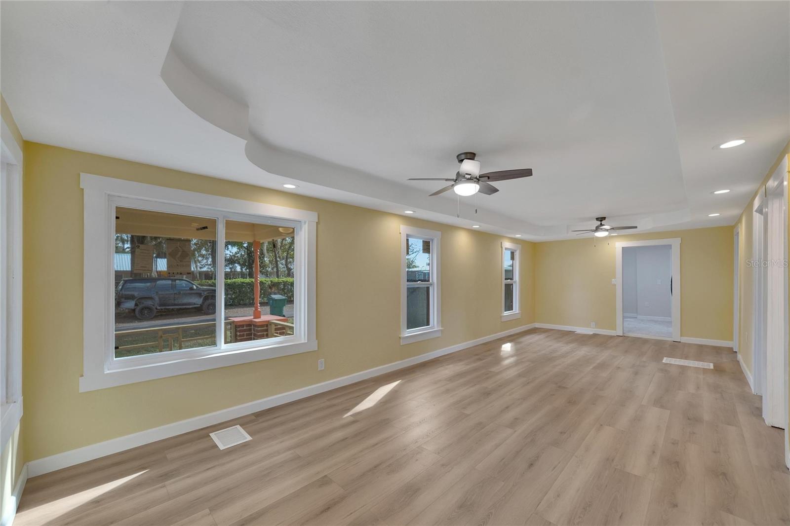 Listing photo id 3 for 5431 18th Street
