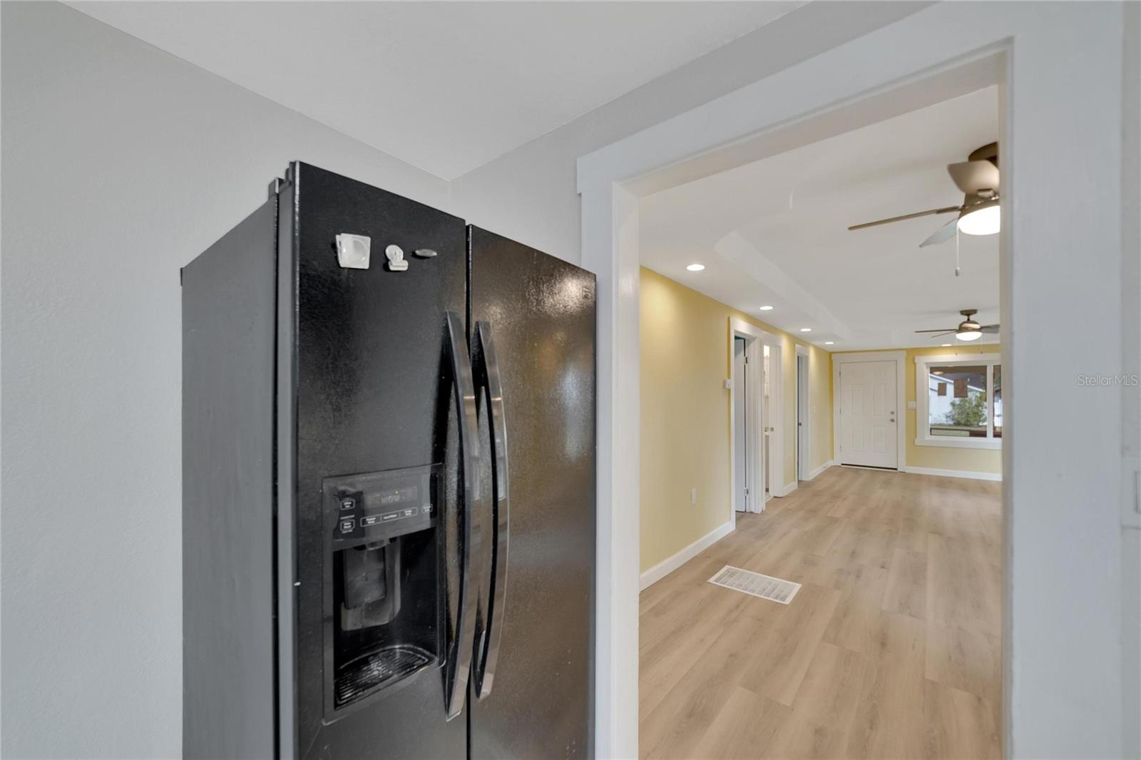 Listing photo id 5 for 5431 18th Street