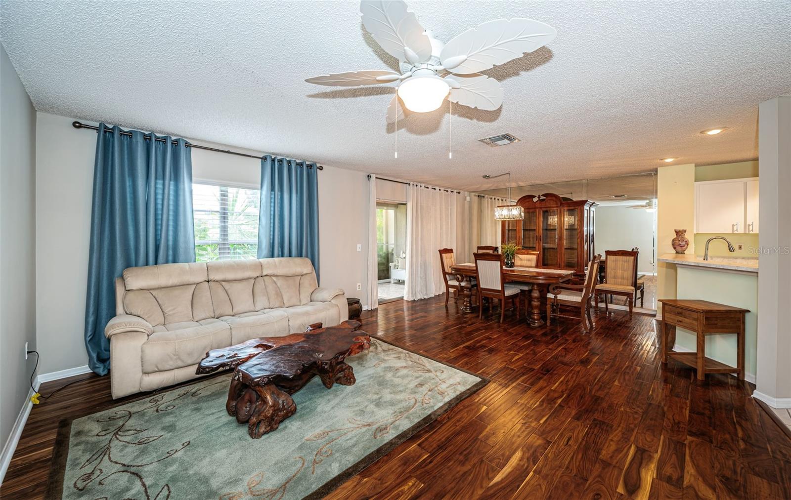 Image 20 of 93 For 7911 Hardwick Drive 414