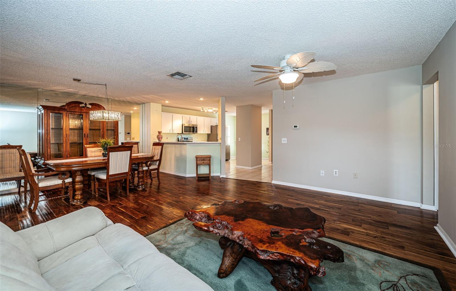 Image 21 of 93 For 7911 Hardwick Drive 414