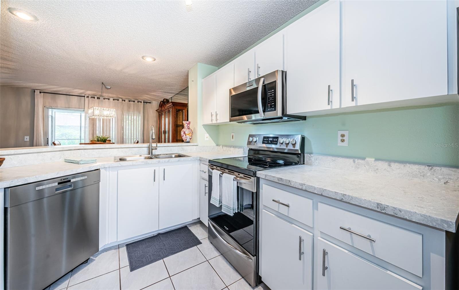 Image 26 of 93 For 7911 Hardwick Drive 414