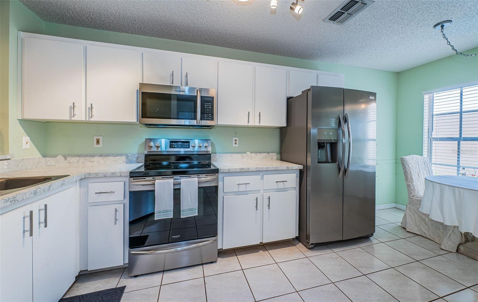 Image 32 of 93 For 7911 Hardwick Drive 414
