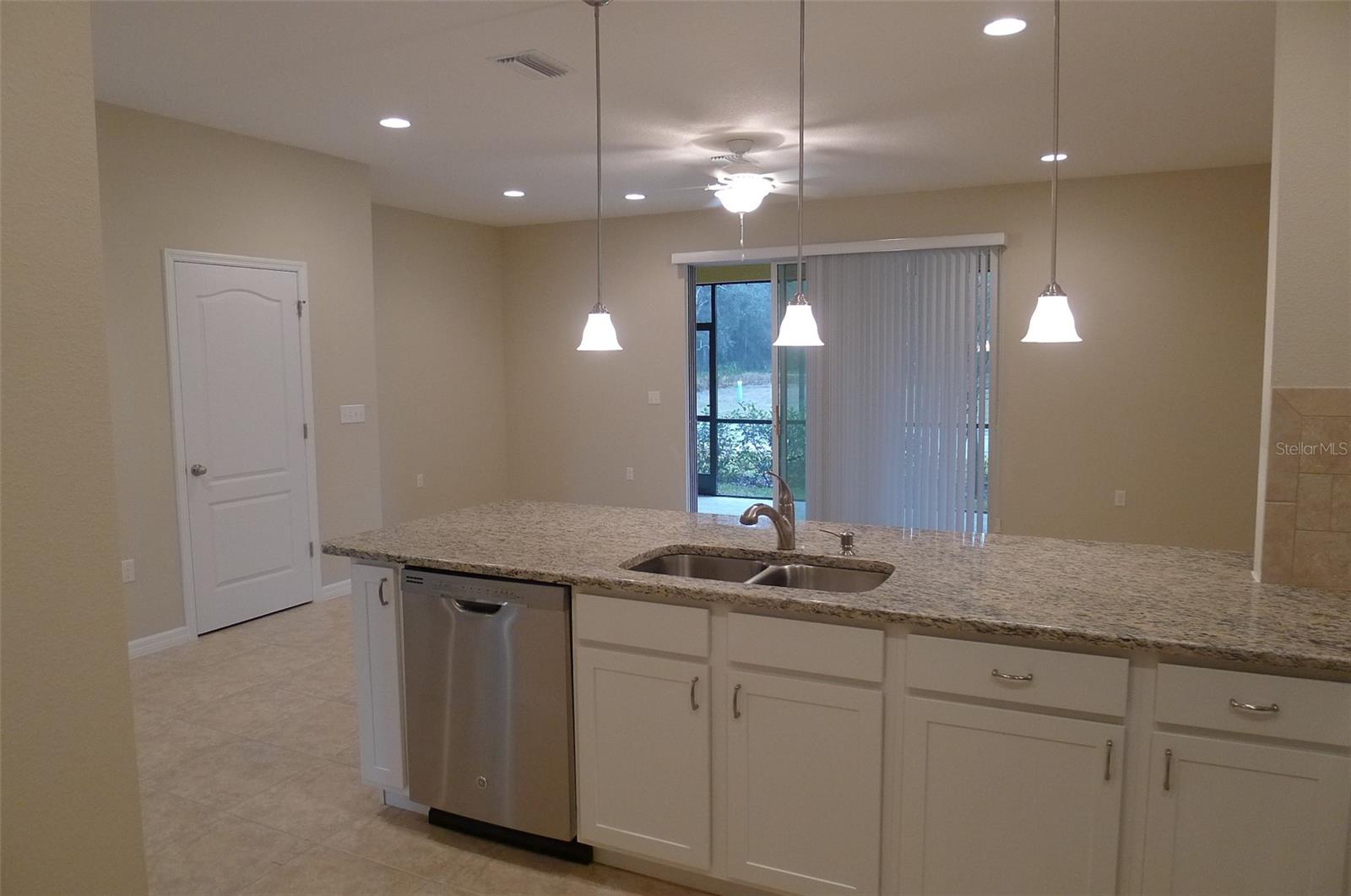 Listing photo id 1 for 13909 River Willow Place