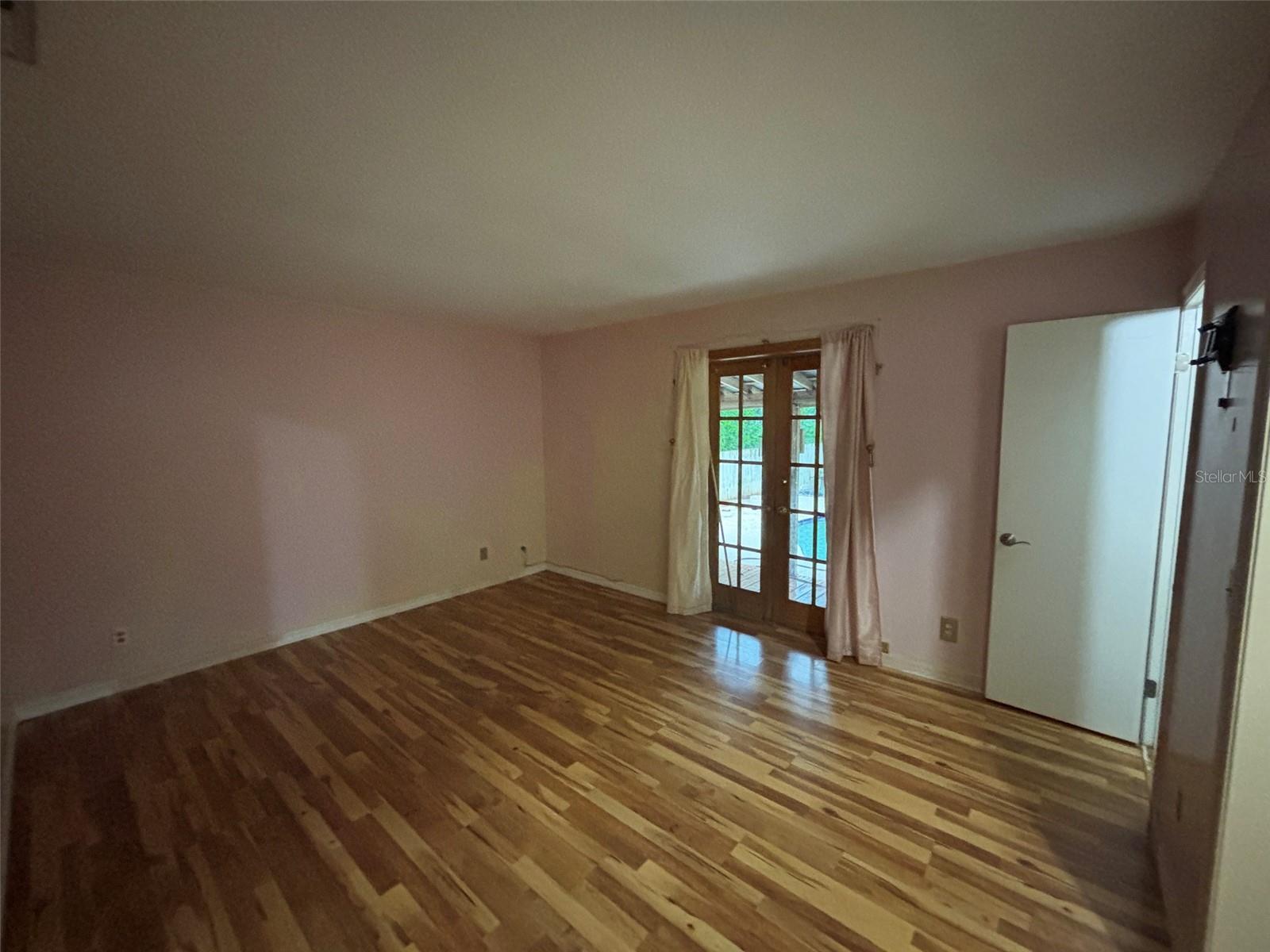 Image 13 of 41 For 1215 Bucknell Avenue