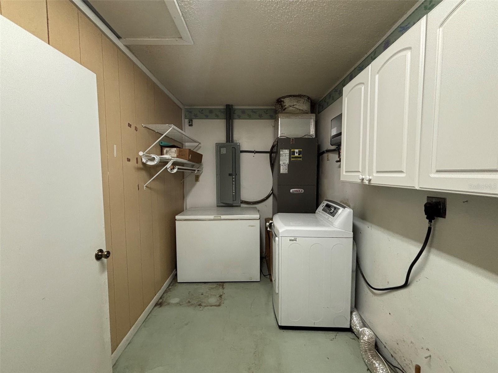 Image 21 of 41 For 1215 Bucknell Avenue