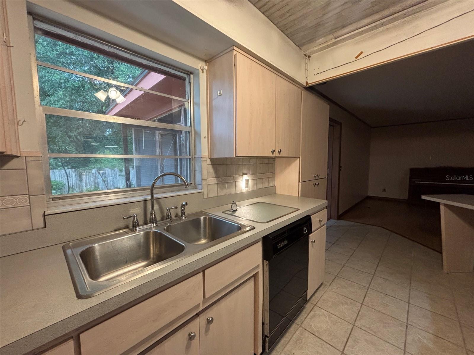 Image 8 of 41 For 1215 Bucknell Avenue