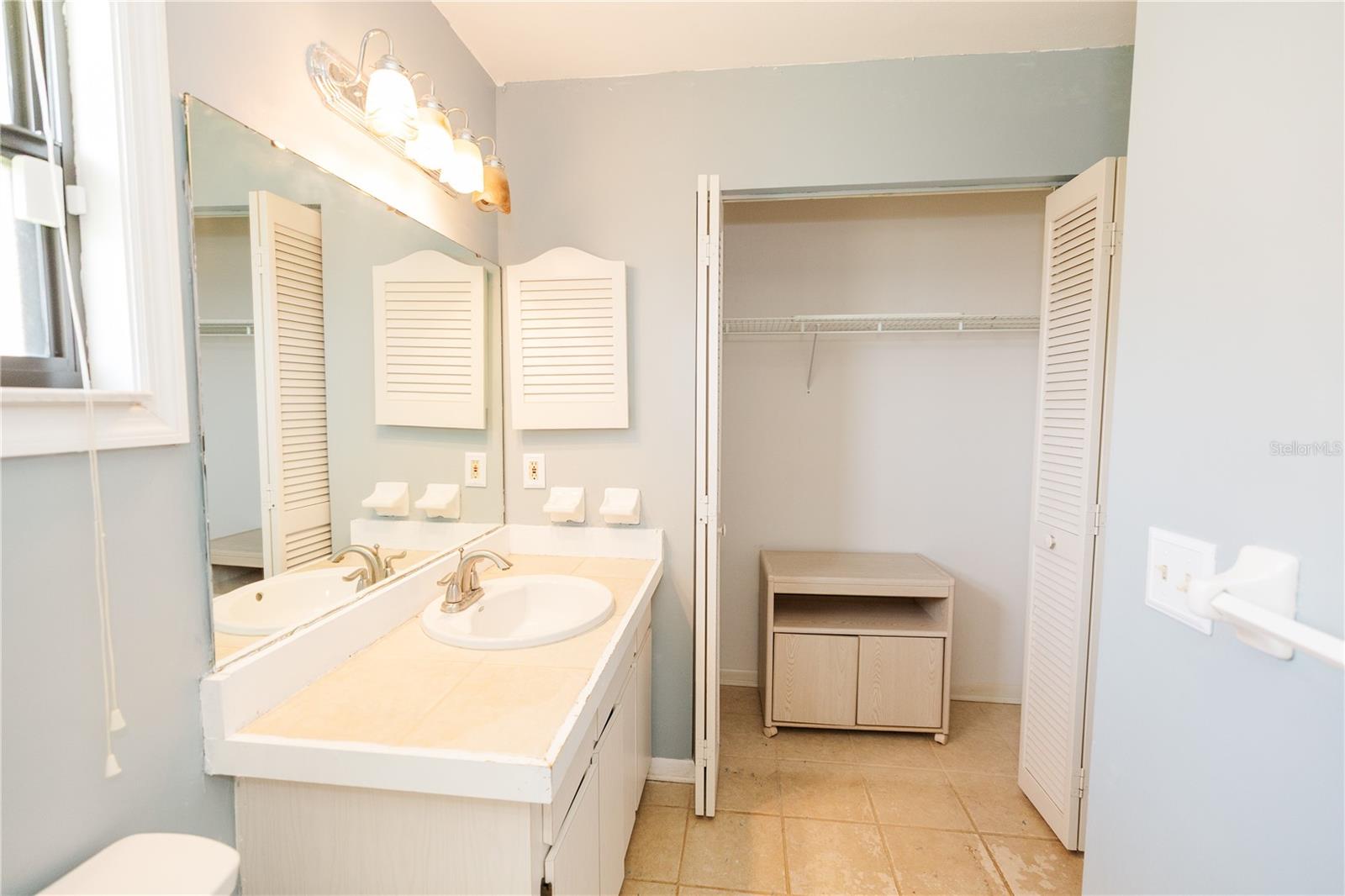 Image 34 of 41 For 3130 Prairie Dunes Circle W