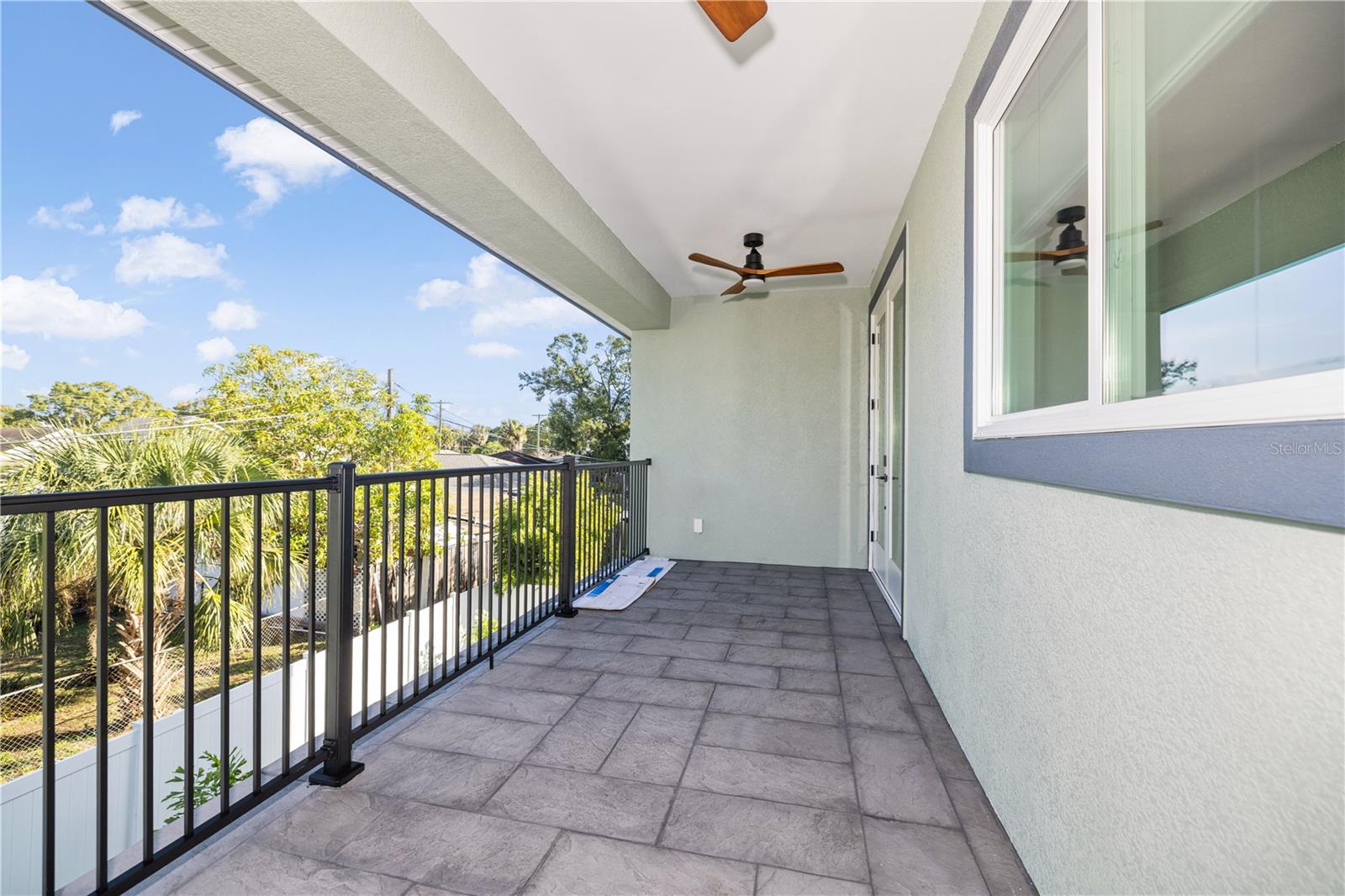 Listing photo id 32 for 2727 Chestnut Street