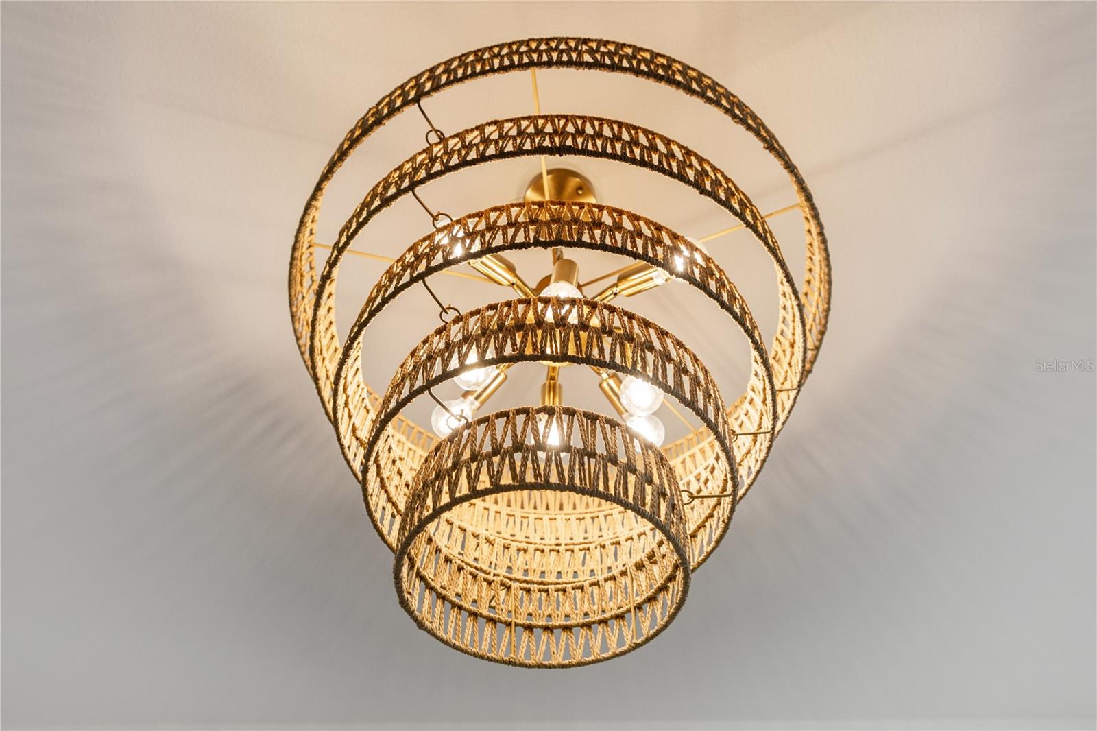 Listing photo id 43 for 2727 Chestnut Street