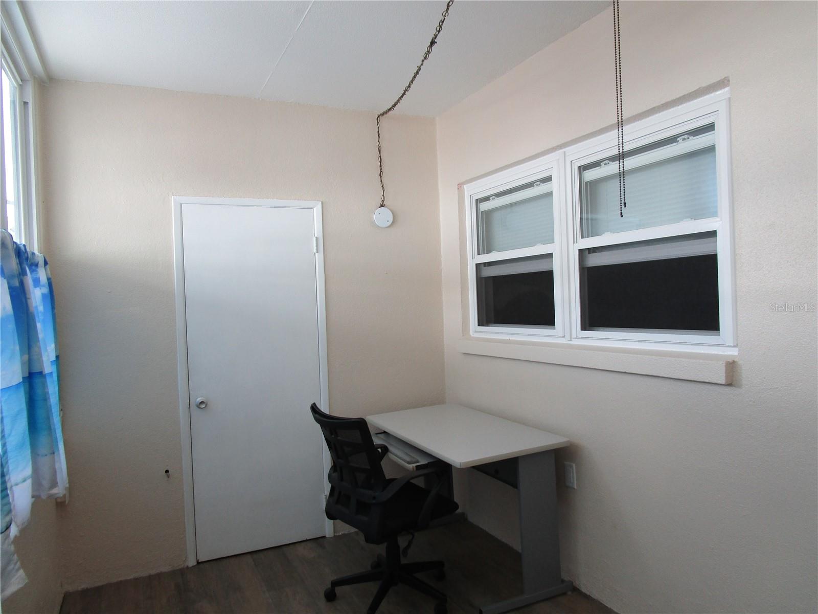 Image 21 of 41 For 5900 21st Street N 2