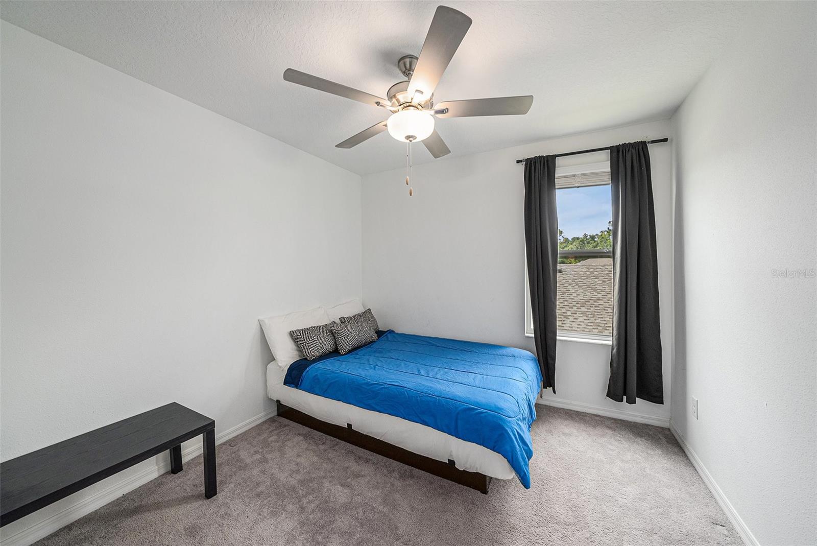 Listing photo id 13 for 6300 Beverly Hills Drive