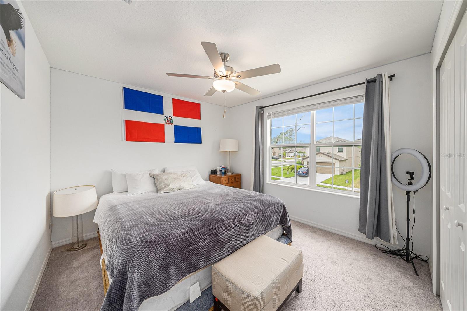 Listing photo id 16 for 6300 Beverly Hills Drive