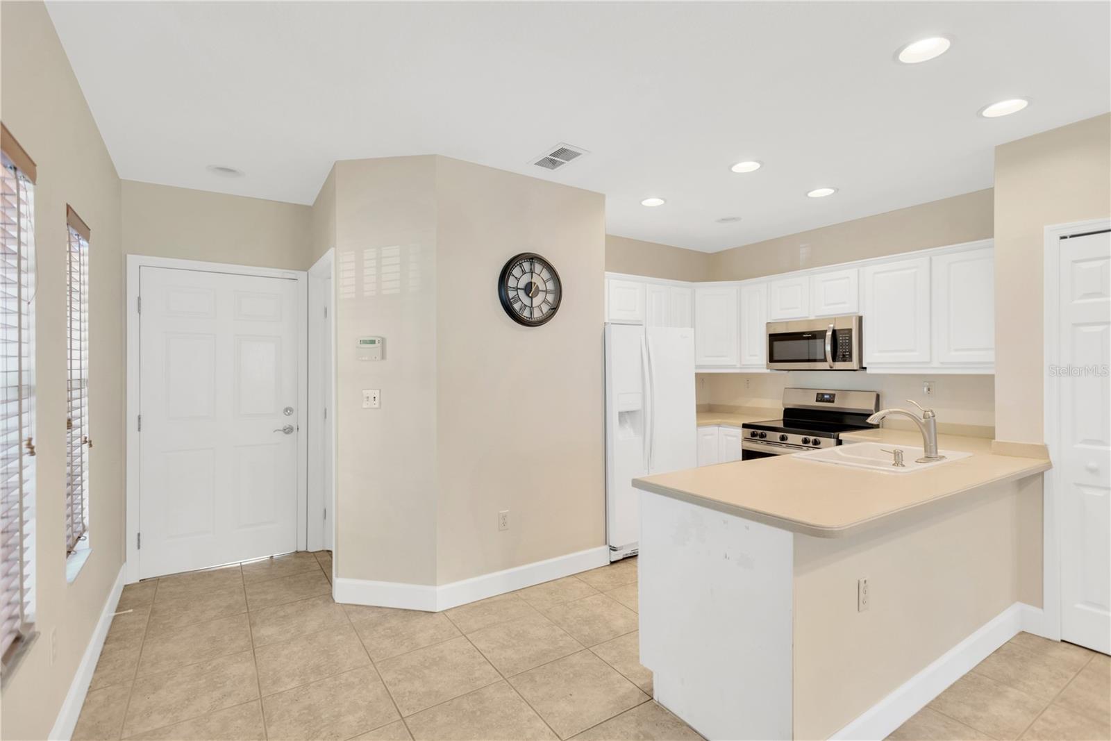 Image 7 of 28 For 2916 Gandy Boulevard E