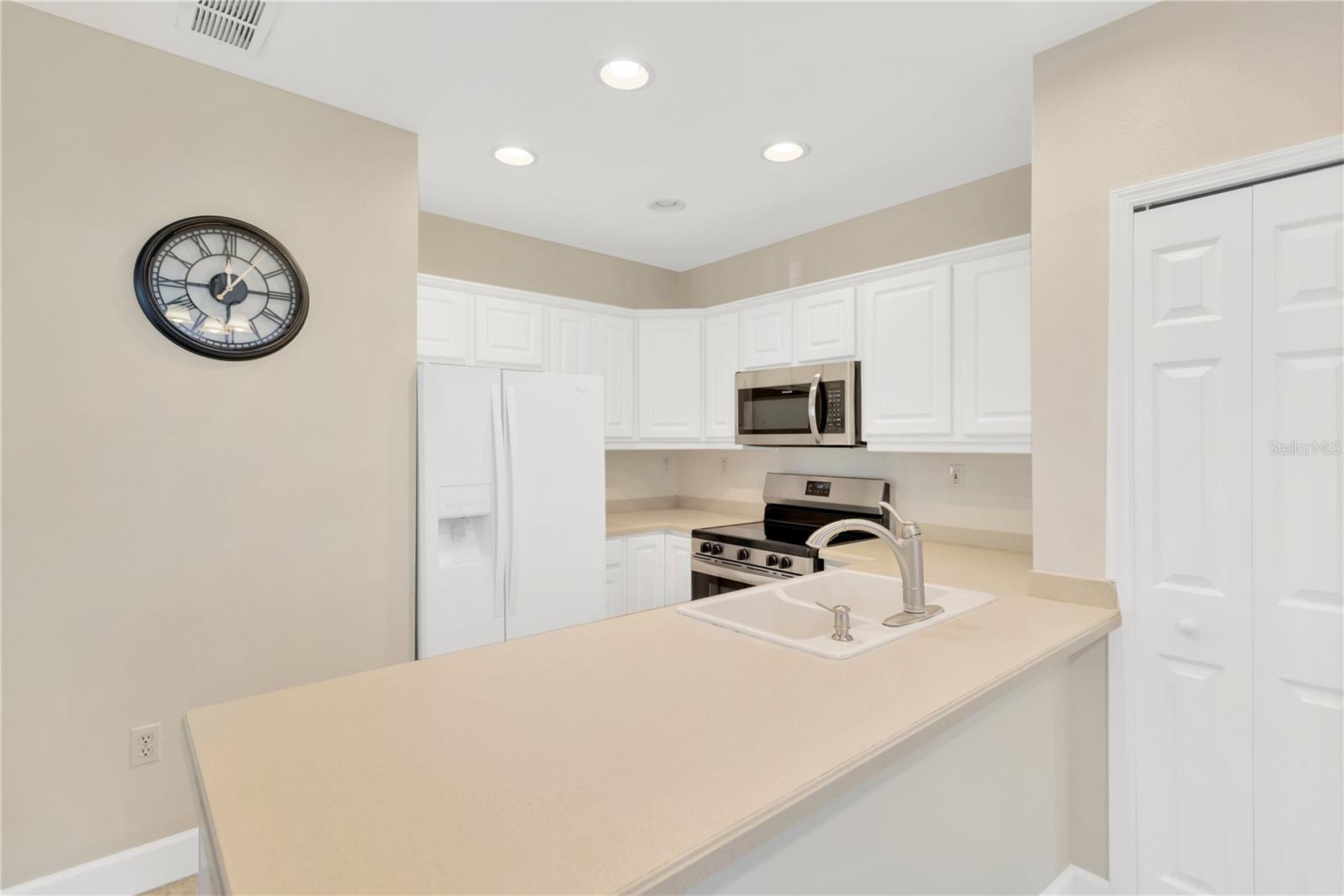 Image 8 of 28 For 2916 Gandy Boulevard E