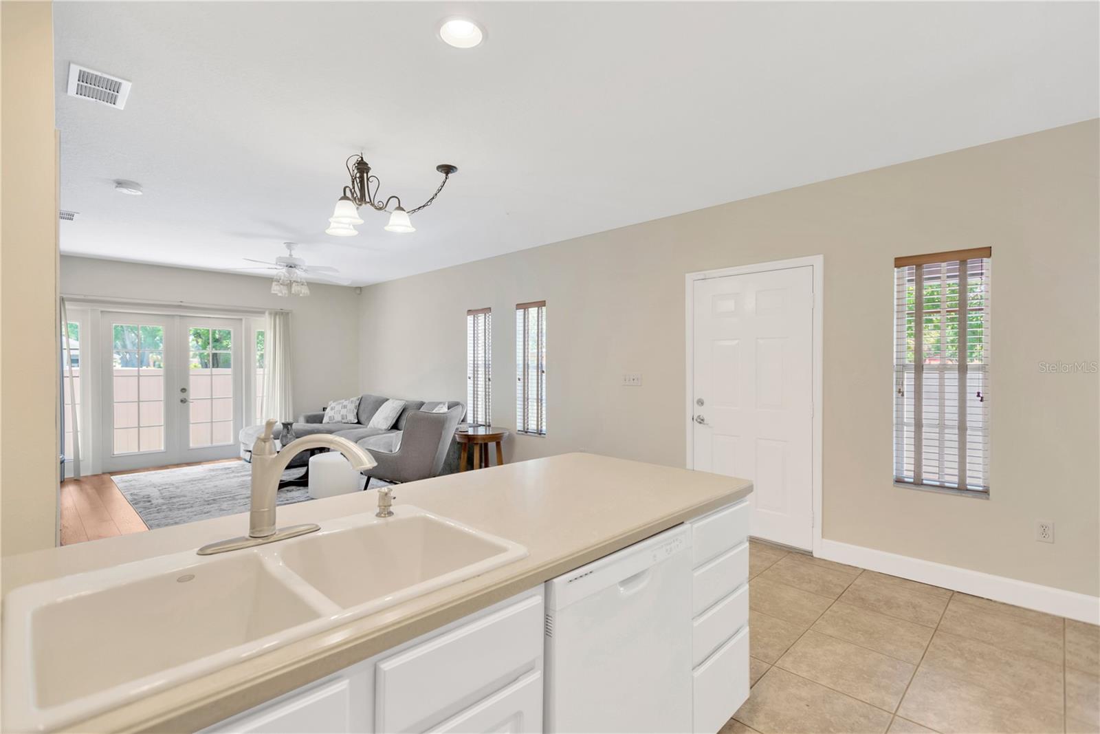 Image 9 of 28 For 2916 Gandy Boulevard E
