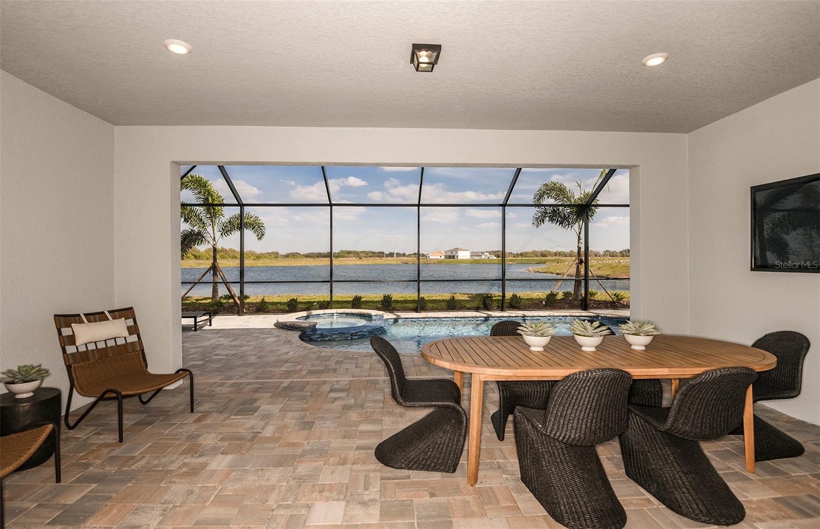 Listing photo id 19 for 37349 Gunnison Drive