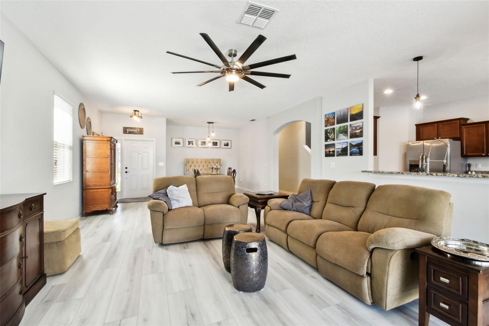 Listing photo id 8 for 1116 Seminole Sky Drive