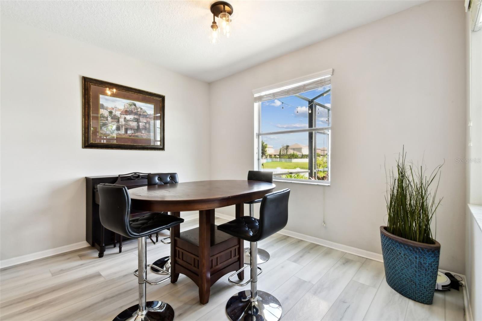 Listing photo id 9 for 1116 Seminole Sky Drive