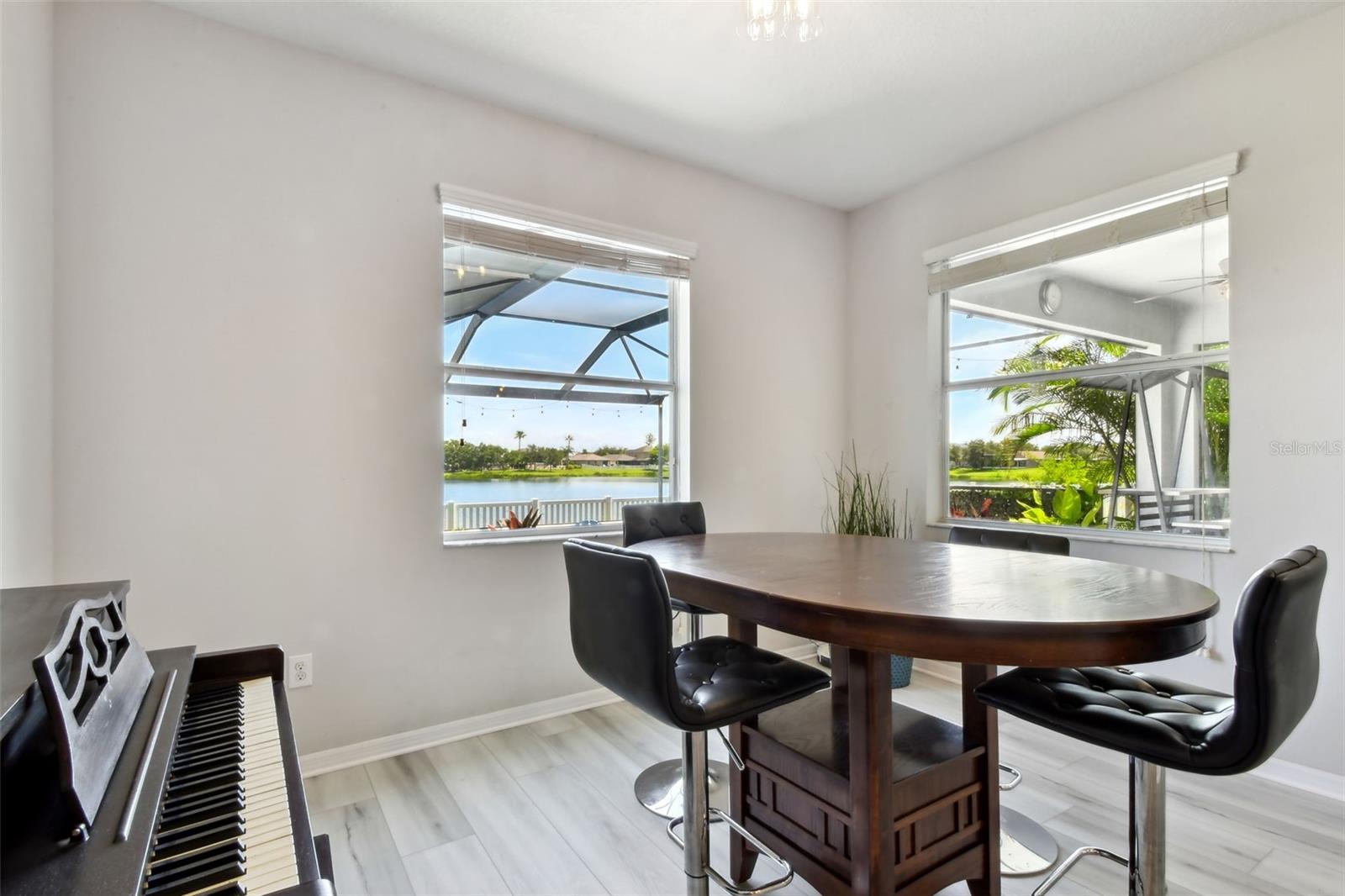 Listing photo id 10 for 1116 Seminole Sky Drive