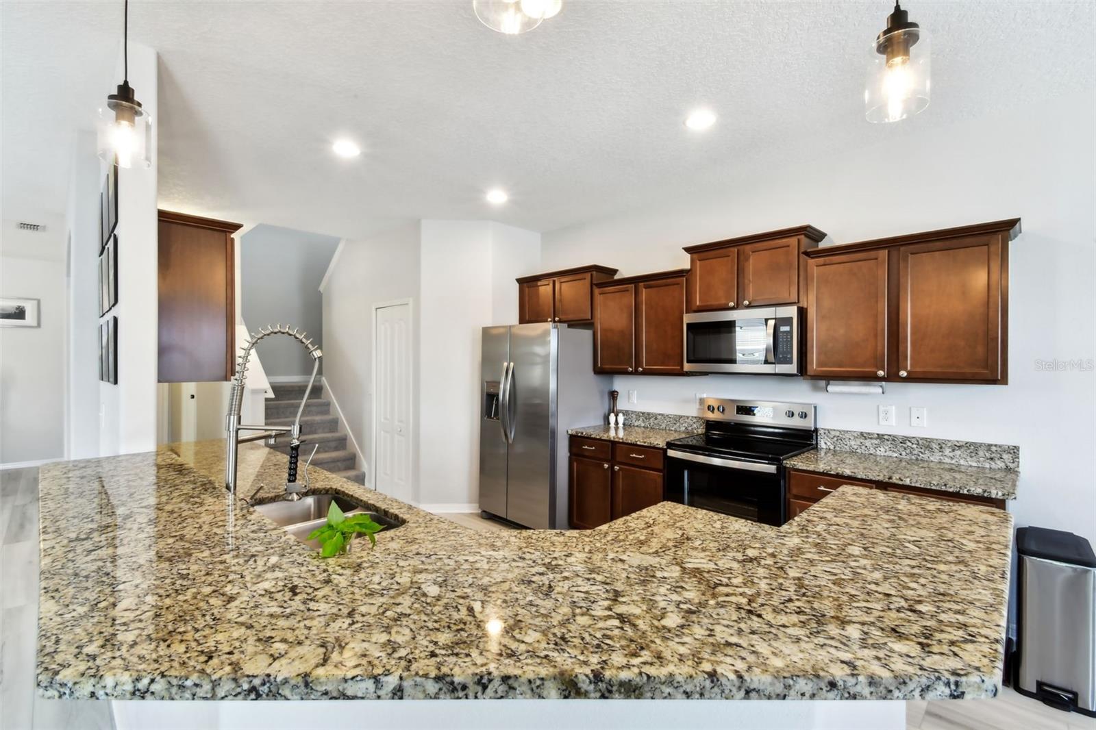 Listing photo id 13 for 1116 Seminole Sky Drive