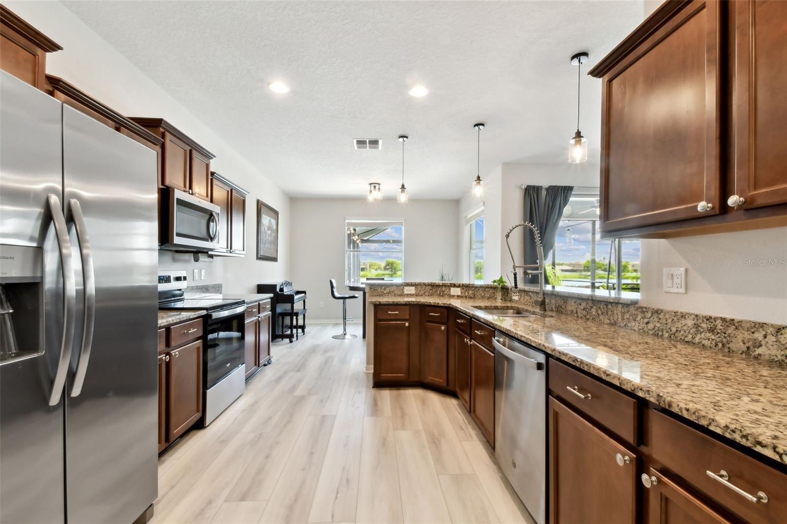 Listing photo id 16 for 1116 Seminole Sky Drive