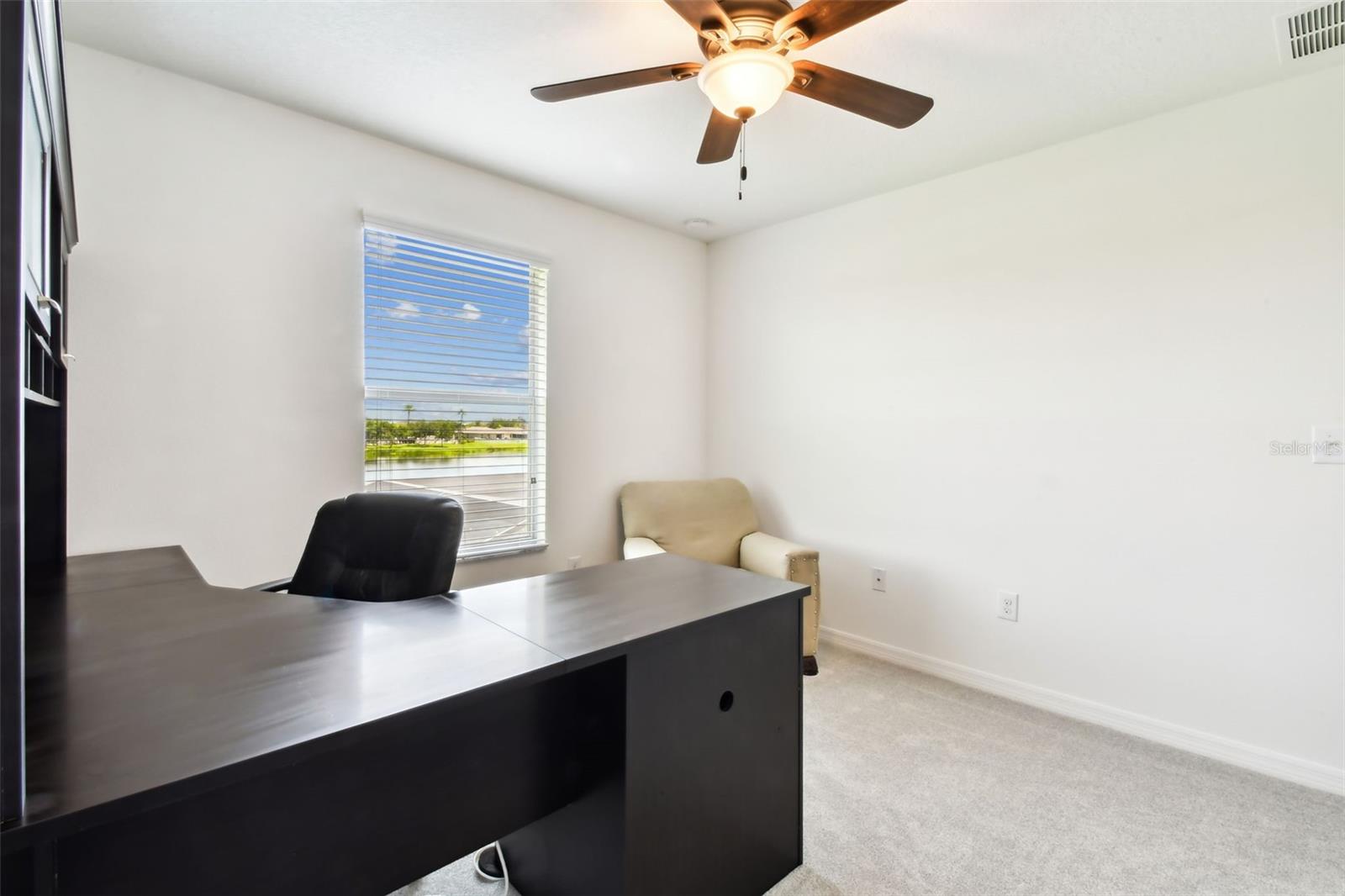 Listing photo id 33 for 1116 Seminole Sky Drive