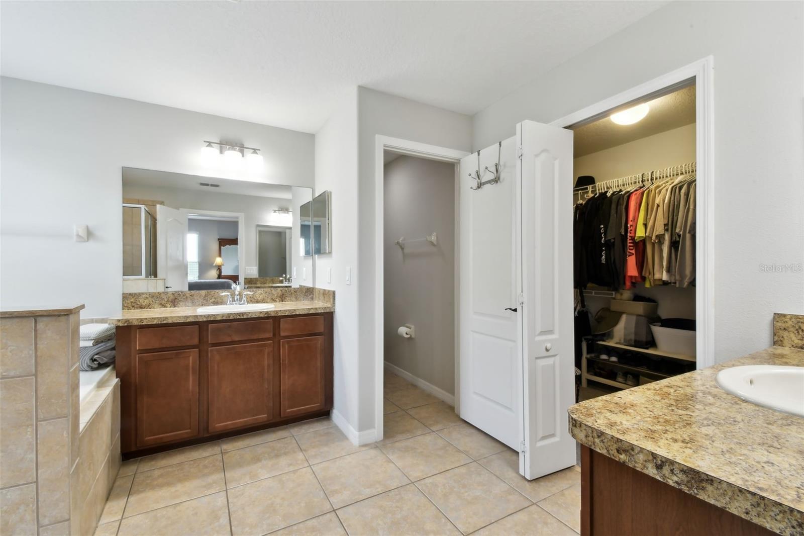 Listing photo id 38 for 1116 Seminole Sky Drive