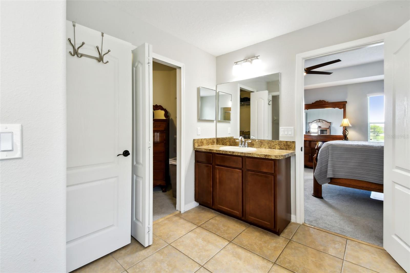 Listing photo id 39 for 1116 Seminole Sky Drive
