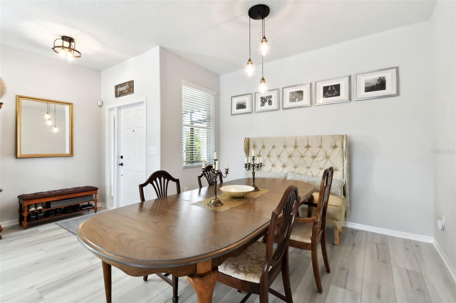 Listing photo id 3 for 1116 Seminole Sky Drive