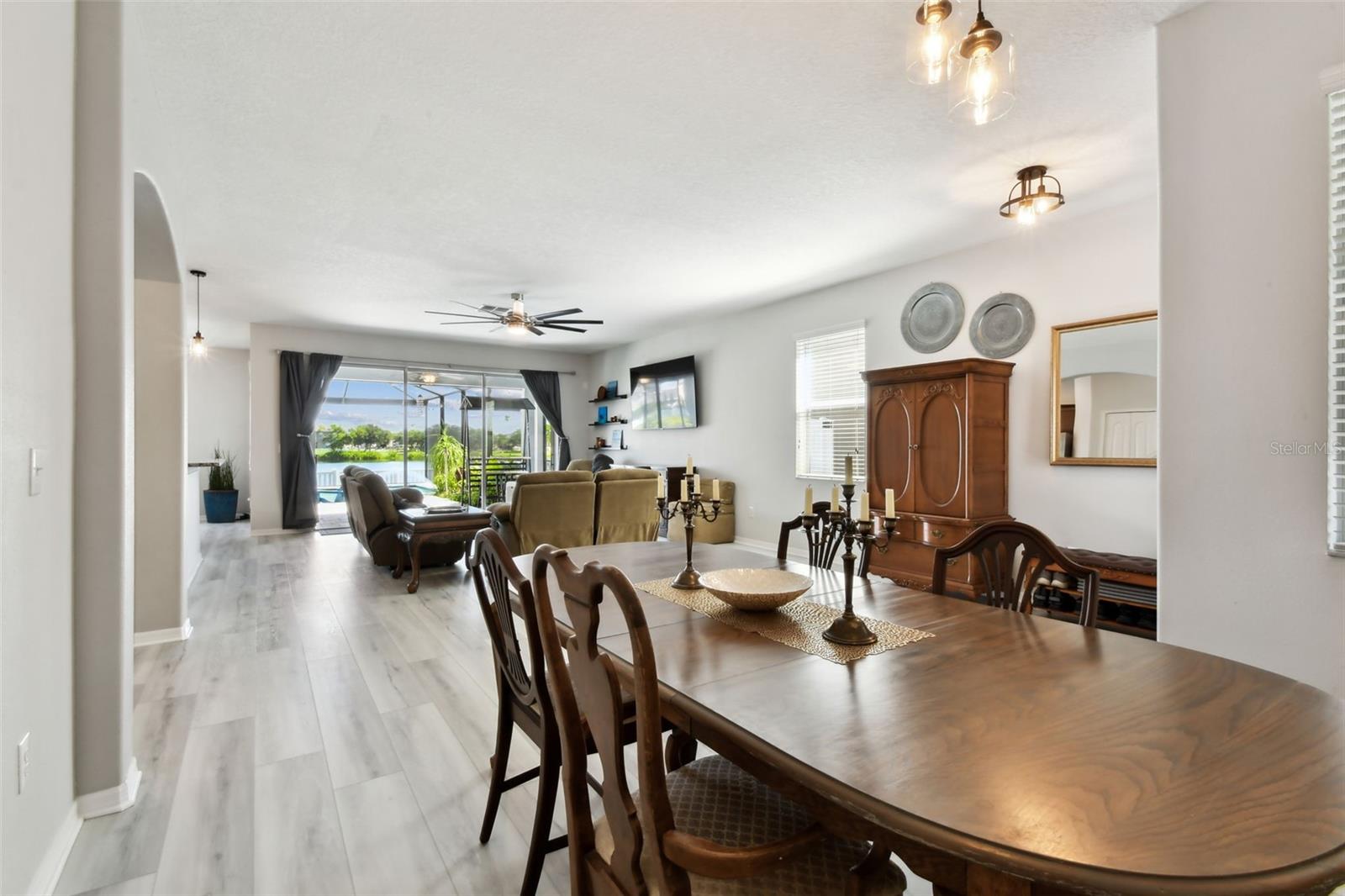 Listing photo id 4 for 1116 Seminole Sky Drive