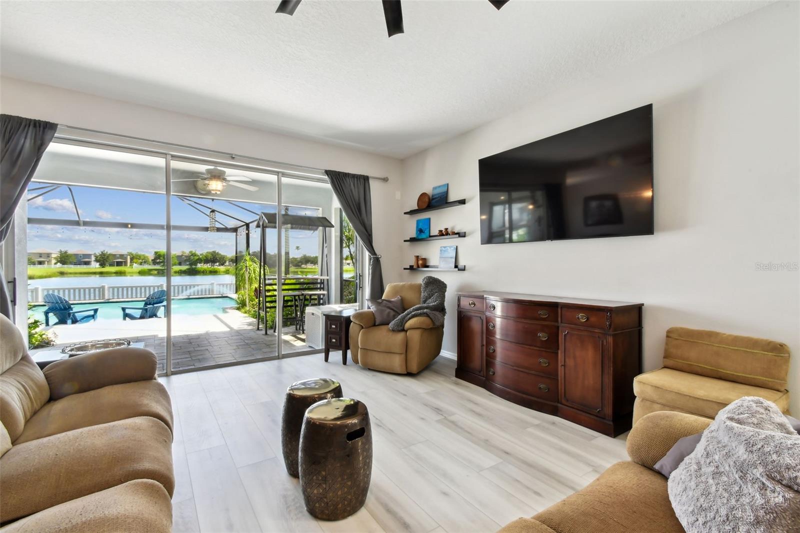 Listing photo id 6 for 1116 Seminole Sky Drive