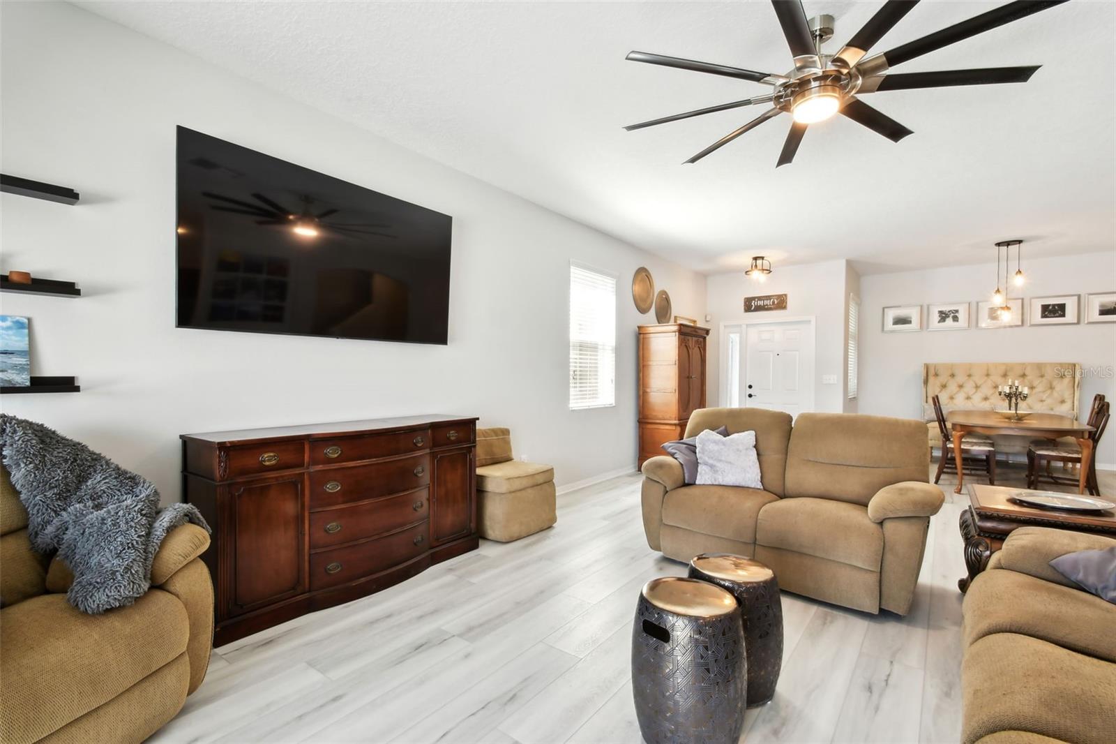 Listing photo id 7 for 1116 Seminole Sky Drive