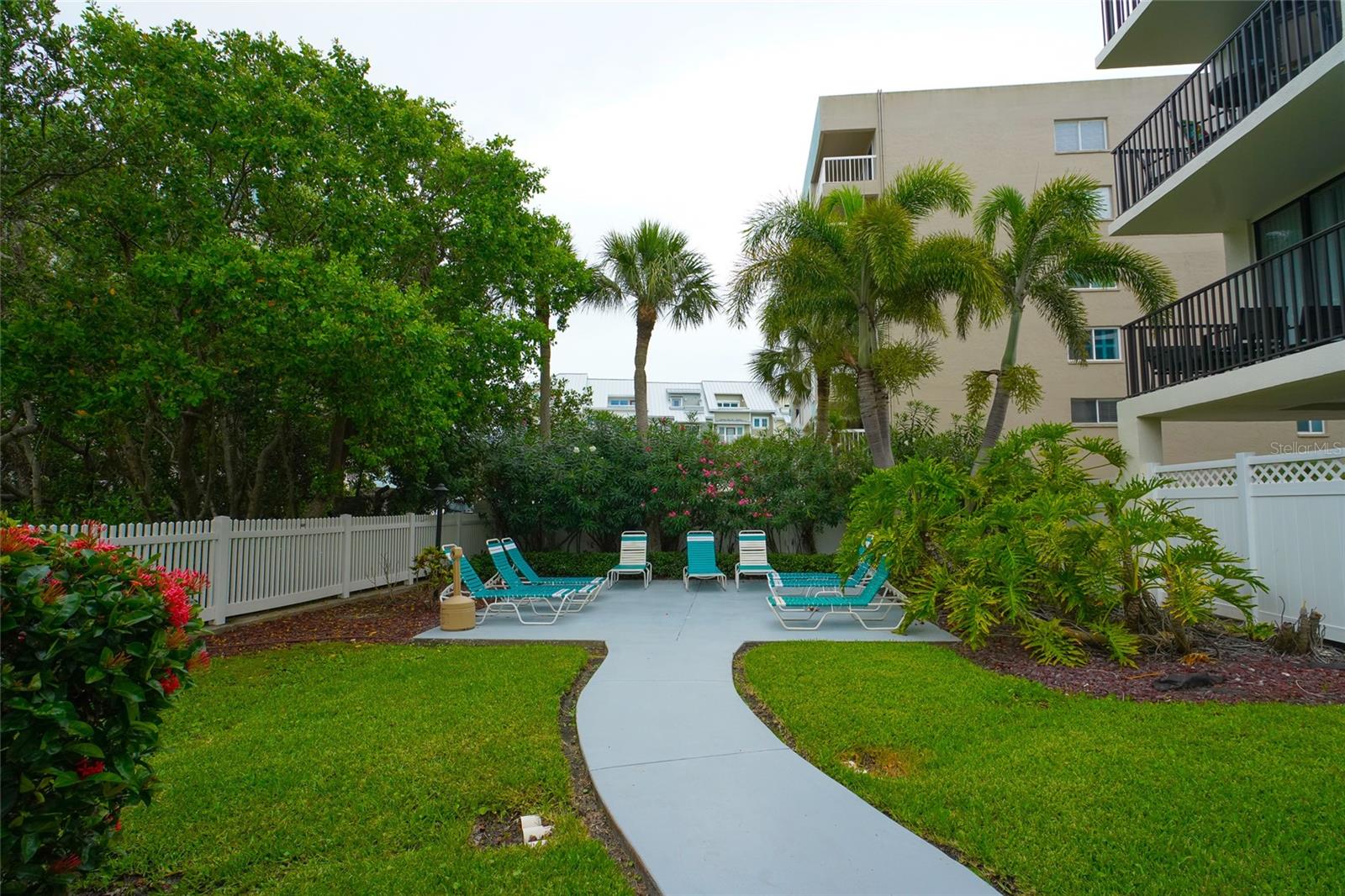 Image 34 of 42 For 19931 Gulf Boulevard D2