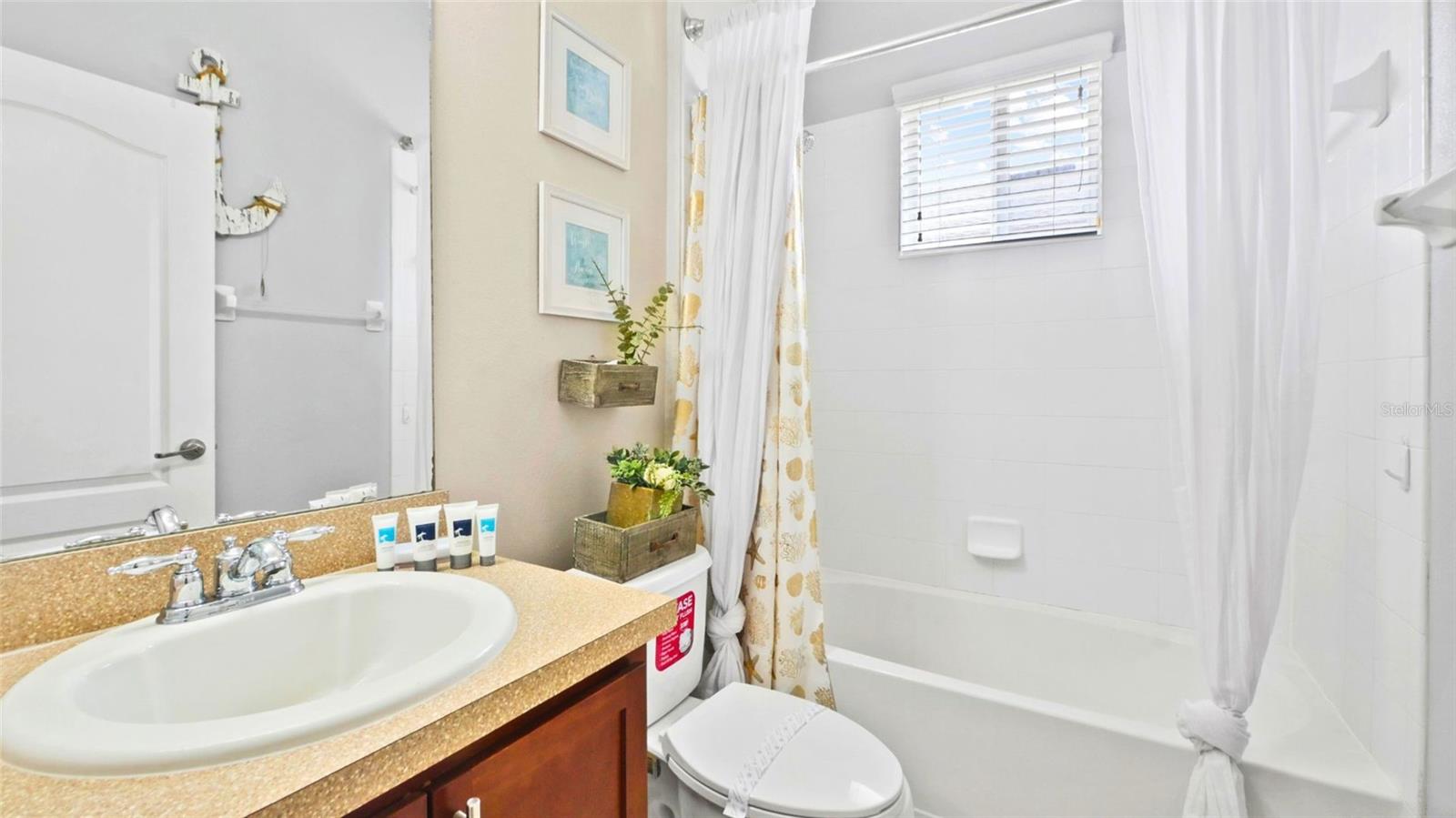 Image 19 of 45 For 115 Essex Place