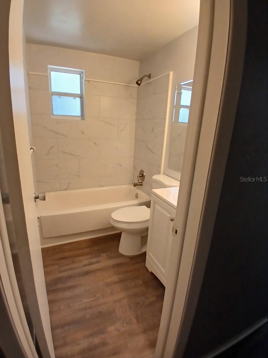 Listing photo id 6 for 4706 Darlington Road