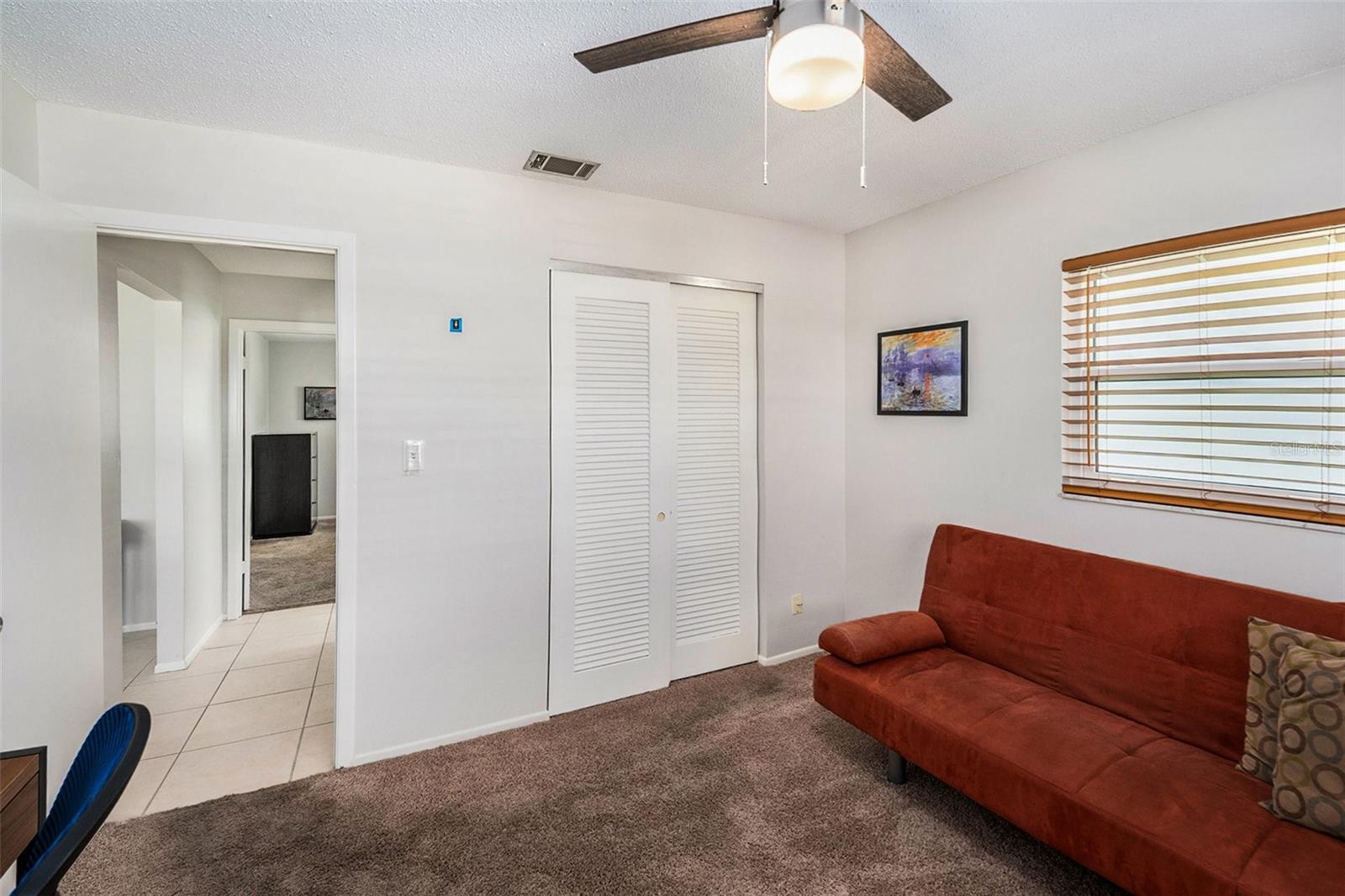 Image 15 of 22 For 10221 Larchmont Place N 12