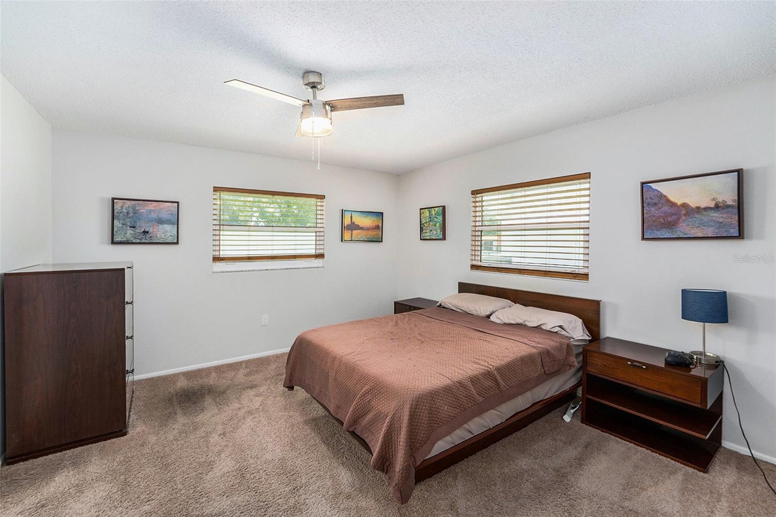 Image 9 of 22 For 10221 Larchmont Place N 12
