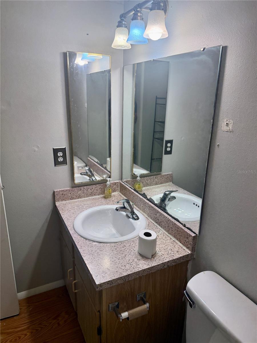 Image 21 of 25 For 121 Loblolly Court C