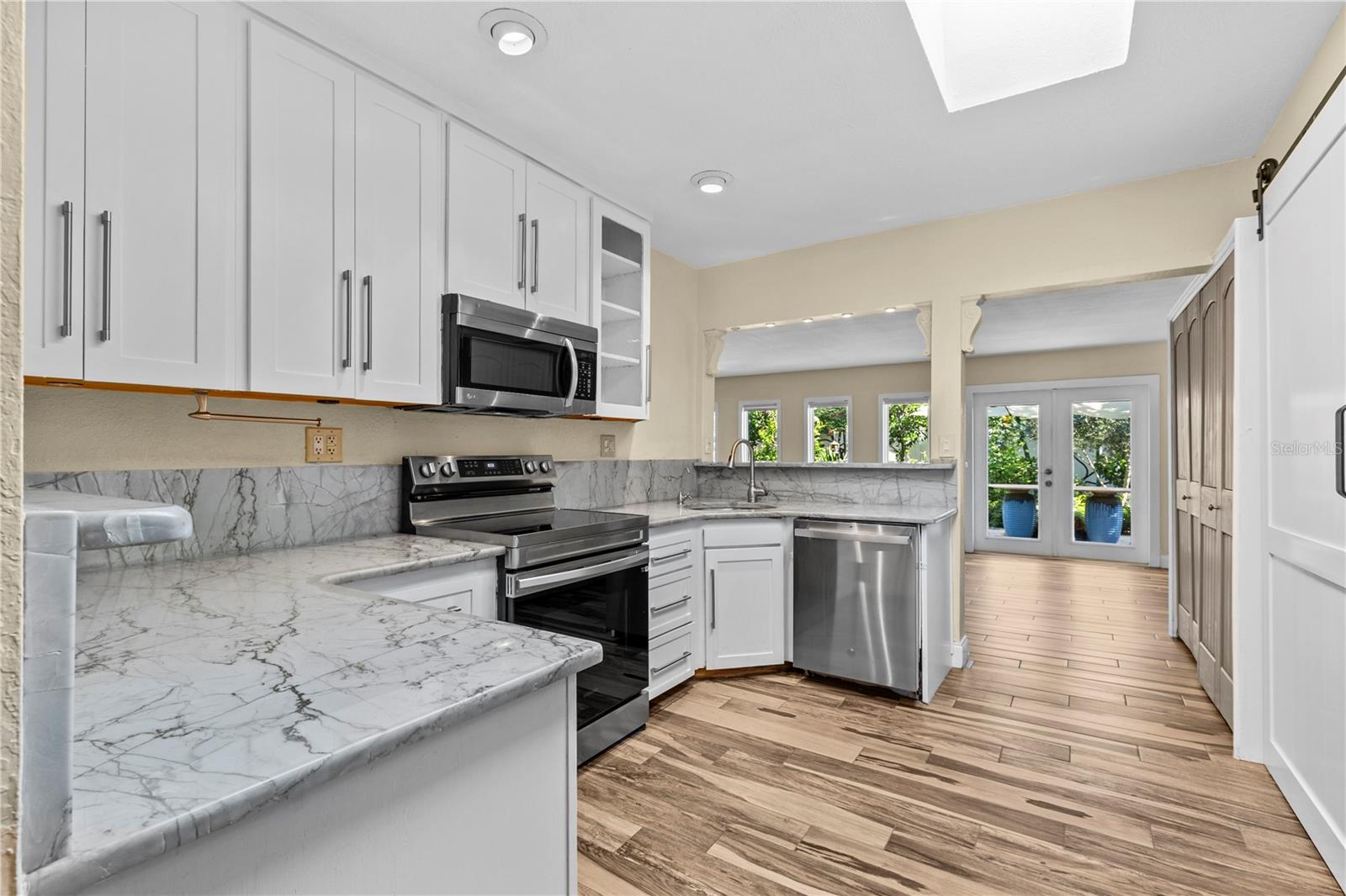 Image 11 of 30 For 546 Orangewood Drive