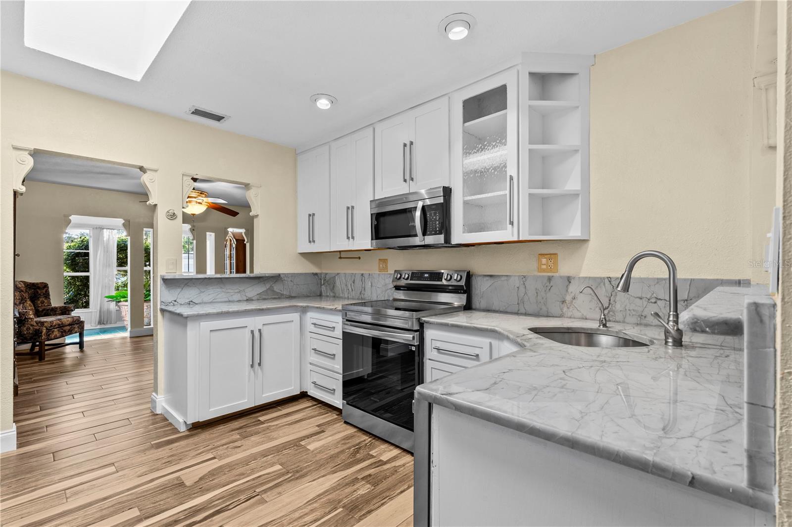 Image 9 of 30 For 546 Orangewood Drive