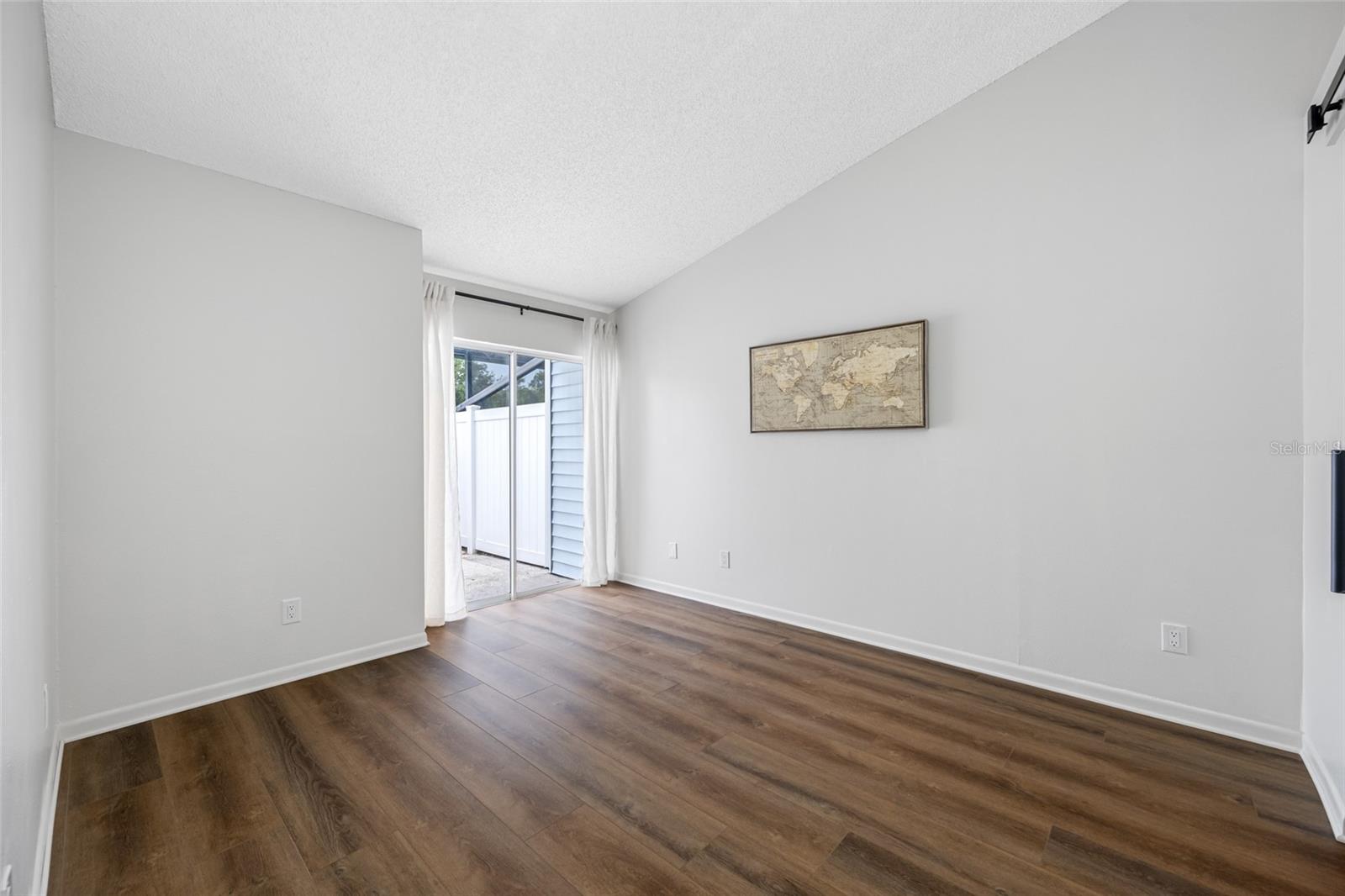 Image 16 of 37 For 16112 Rambling Vine Dr E