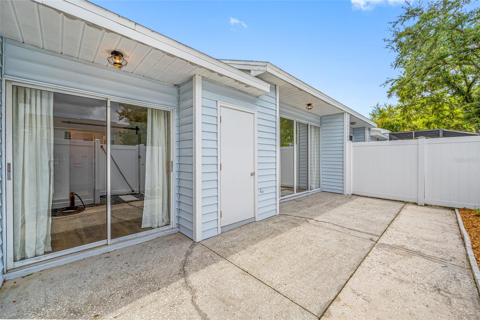 Image 34 of 37 For 16112 Rambling Vine Dr E