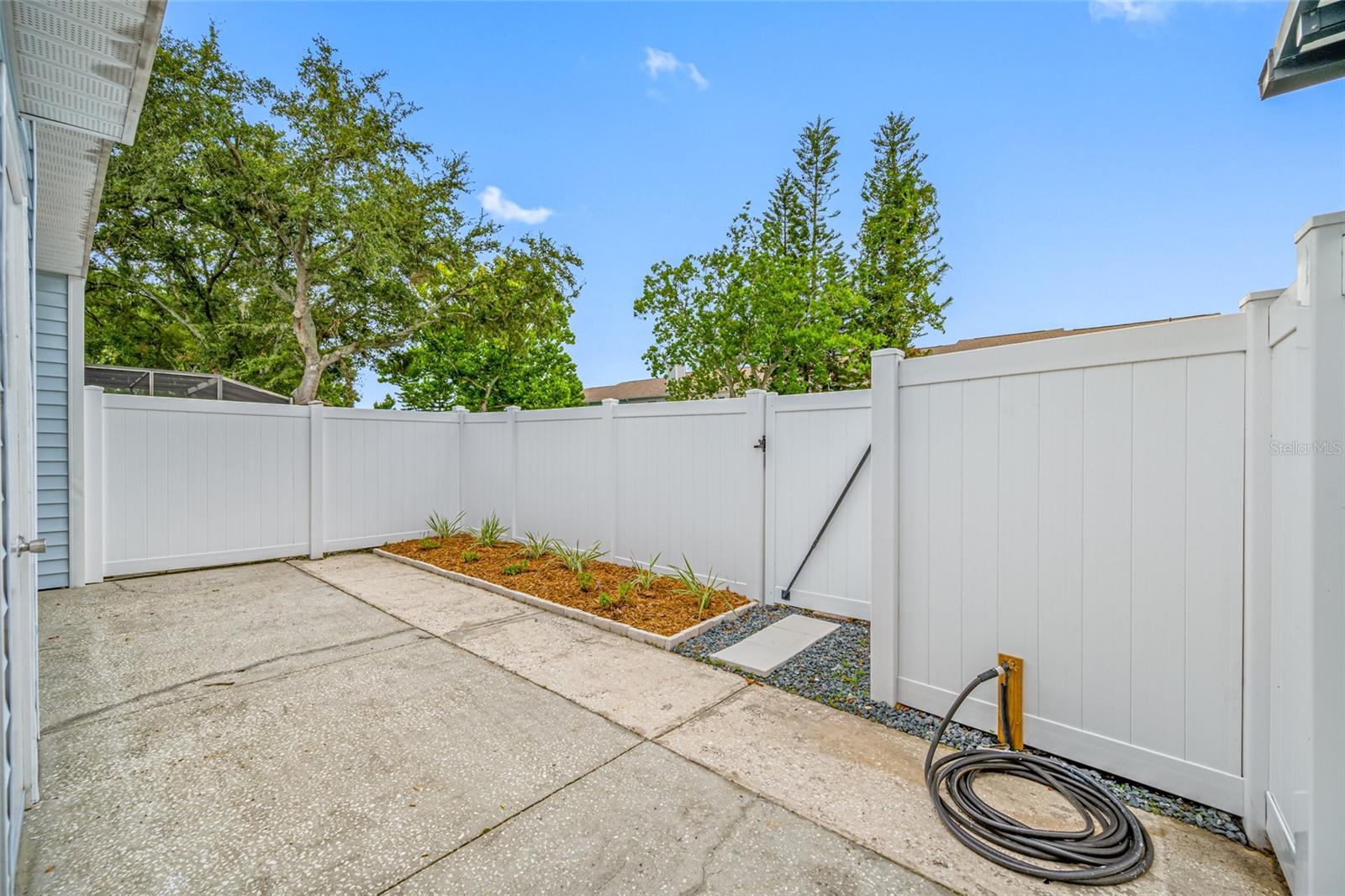 Image 36 of 37 For 16112 Rambling Vine Dr E