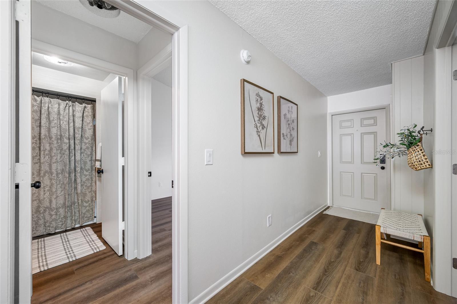 Image 4 of 37 For 16112 Rambling Vine Dr E